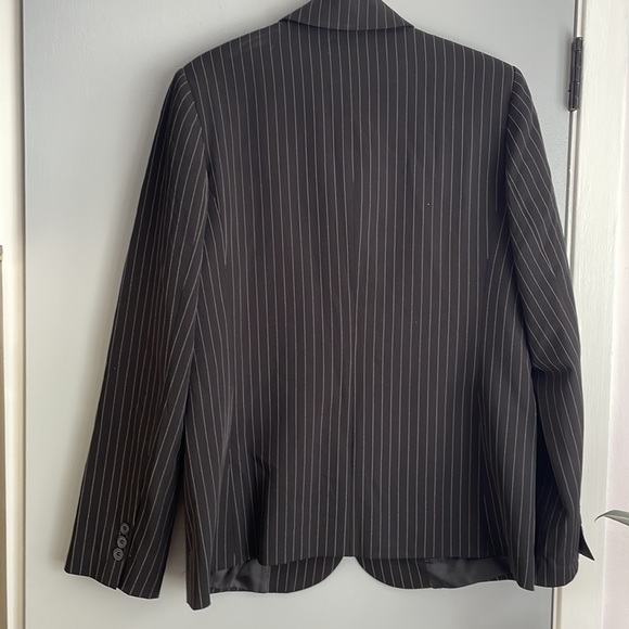 Elizabeth & James stripped blazer, size 4 - Picture 2 of 7